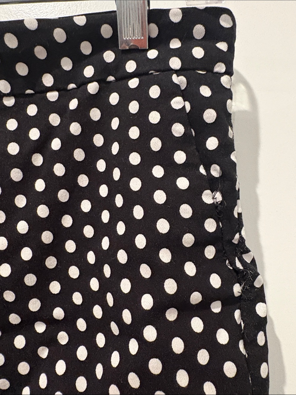 White House Black Market Black & White Polka Shorts Size 8 - Picture 3 of 4